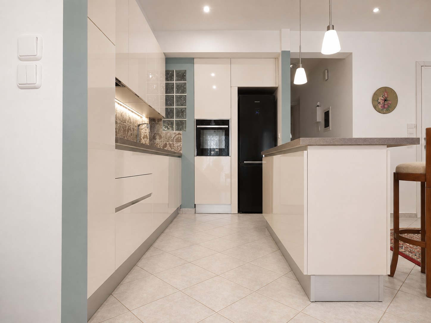 View toward the tall units and the fridge, Febal Origina Avorio kitchen