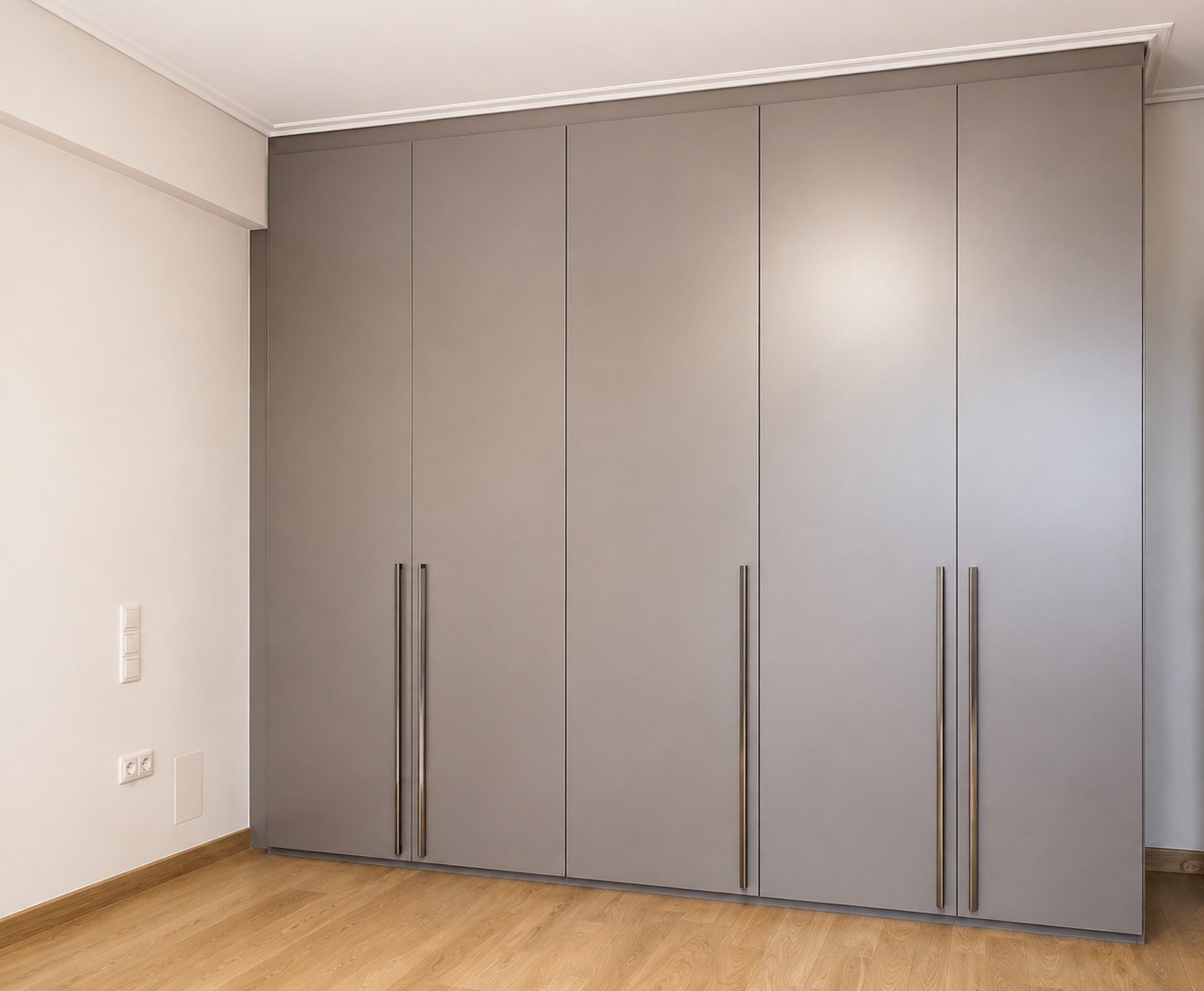 Febal Casa Momenti wardrobe in matt Grigio Platino lacquer — Ilioupoli