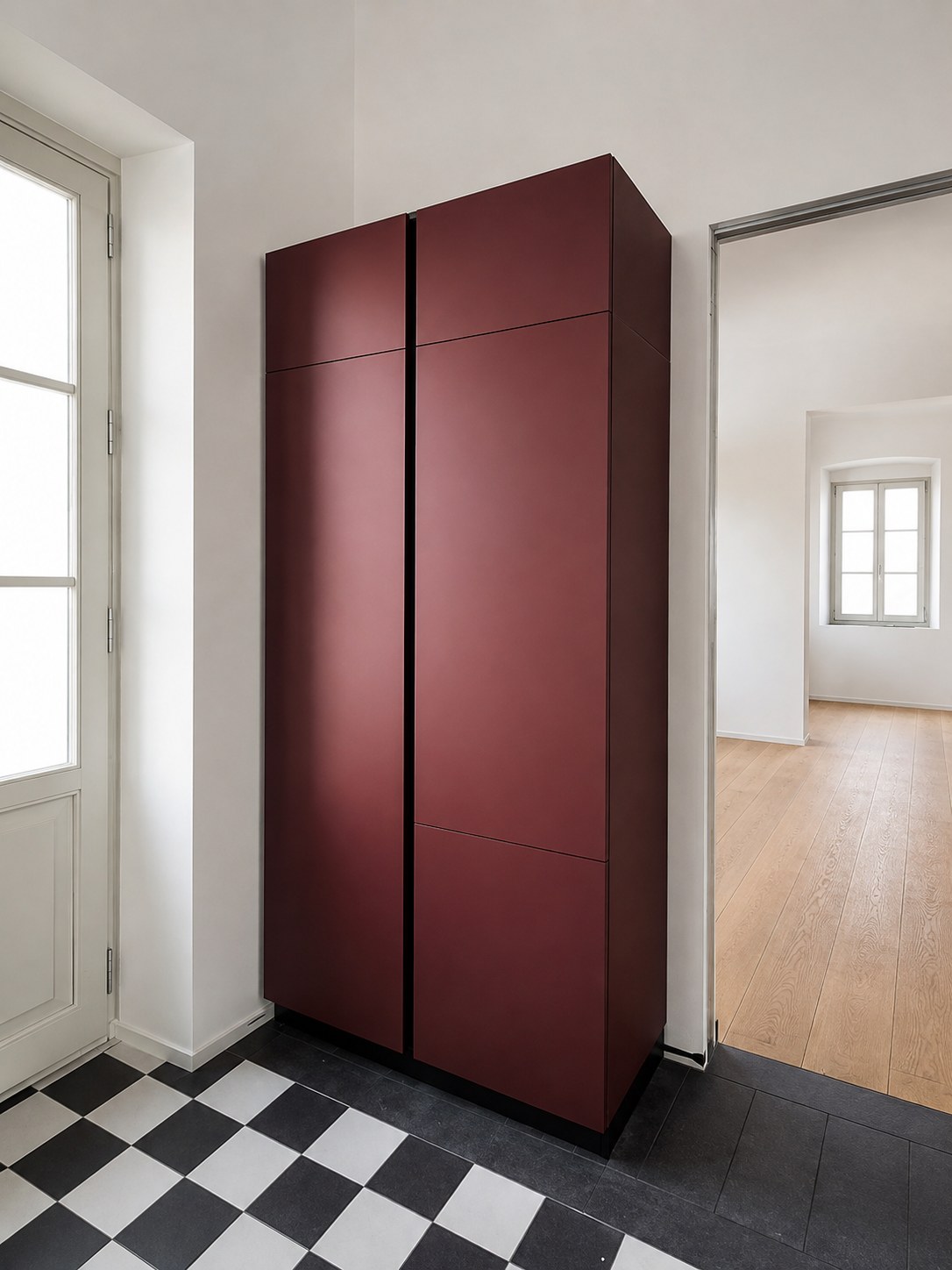 Gentili Time Kitchen in Fenix NTM Rosso Jaipur — Skiathos · Storage column