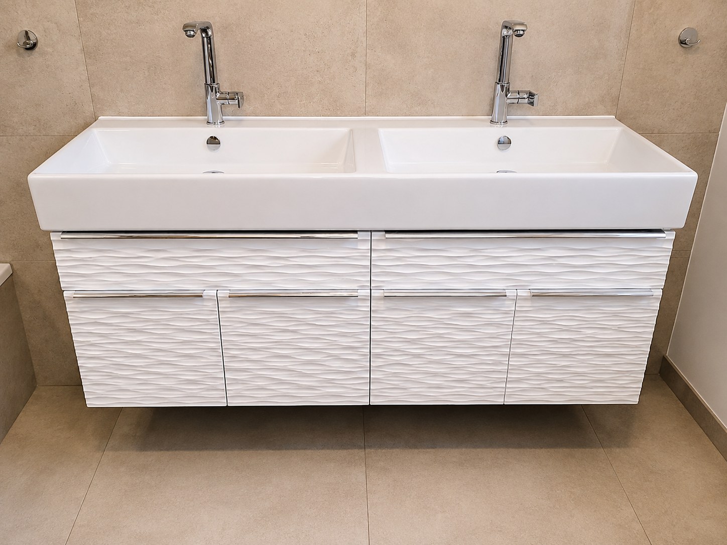 Arbi Arredobagno bathroom — double basin on a white textured wave unit