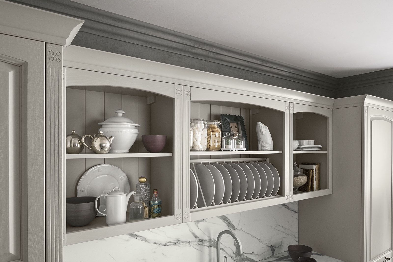 Febal Casa Gala 01 · Bianco & Calacatta — Ανοιχτά ράφια